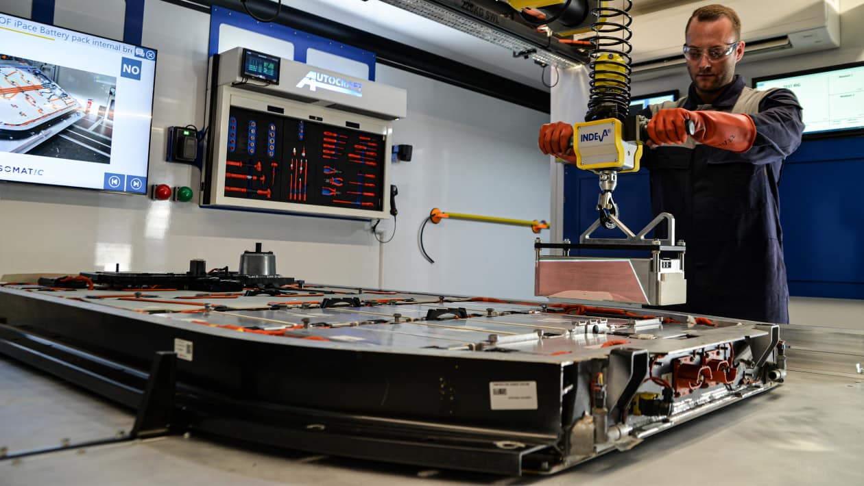 The future of EVs is under threat due to battery repair black hole